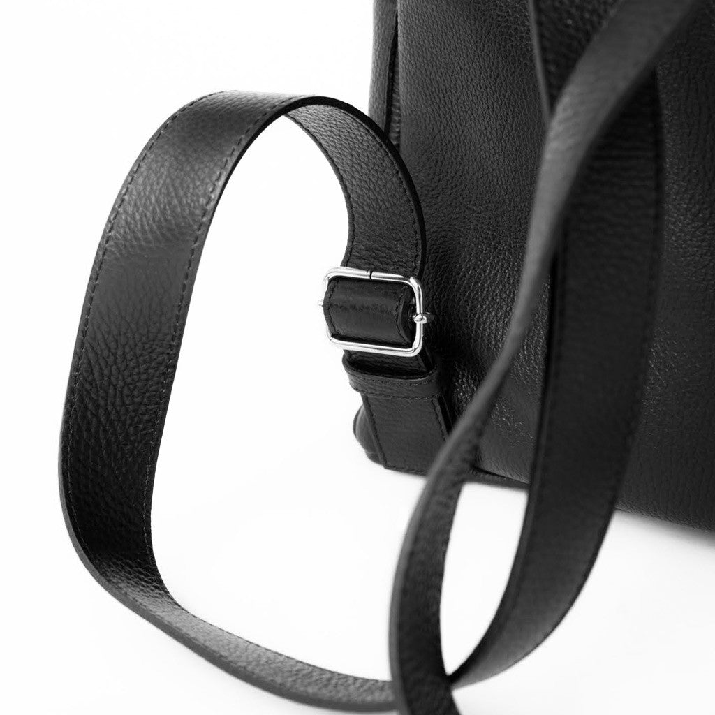 Giovanni Zaino in Pelle con tasche e bretelle regolabili