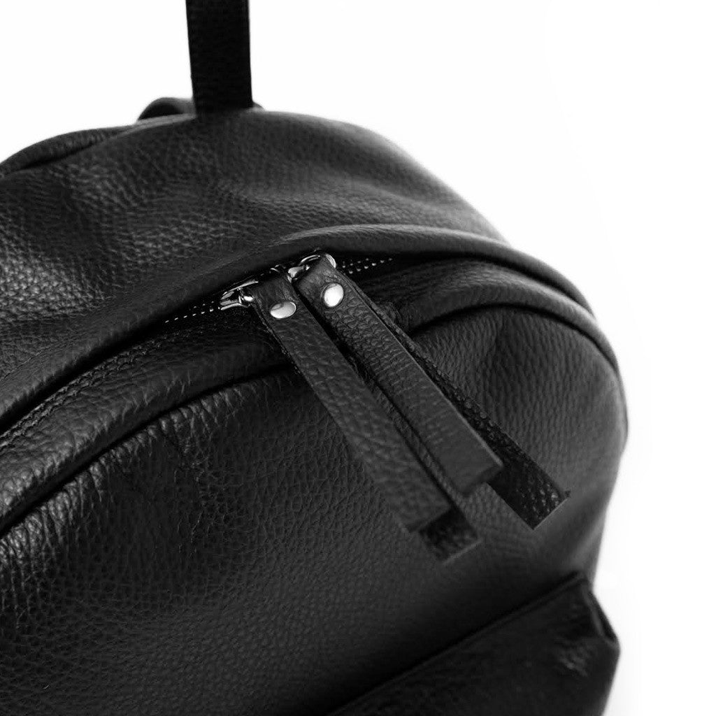 Giovanni Zaino in Pelle con tasche e bretelle regolabili