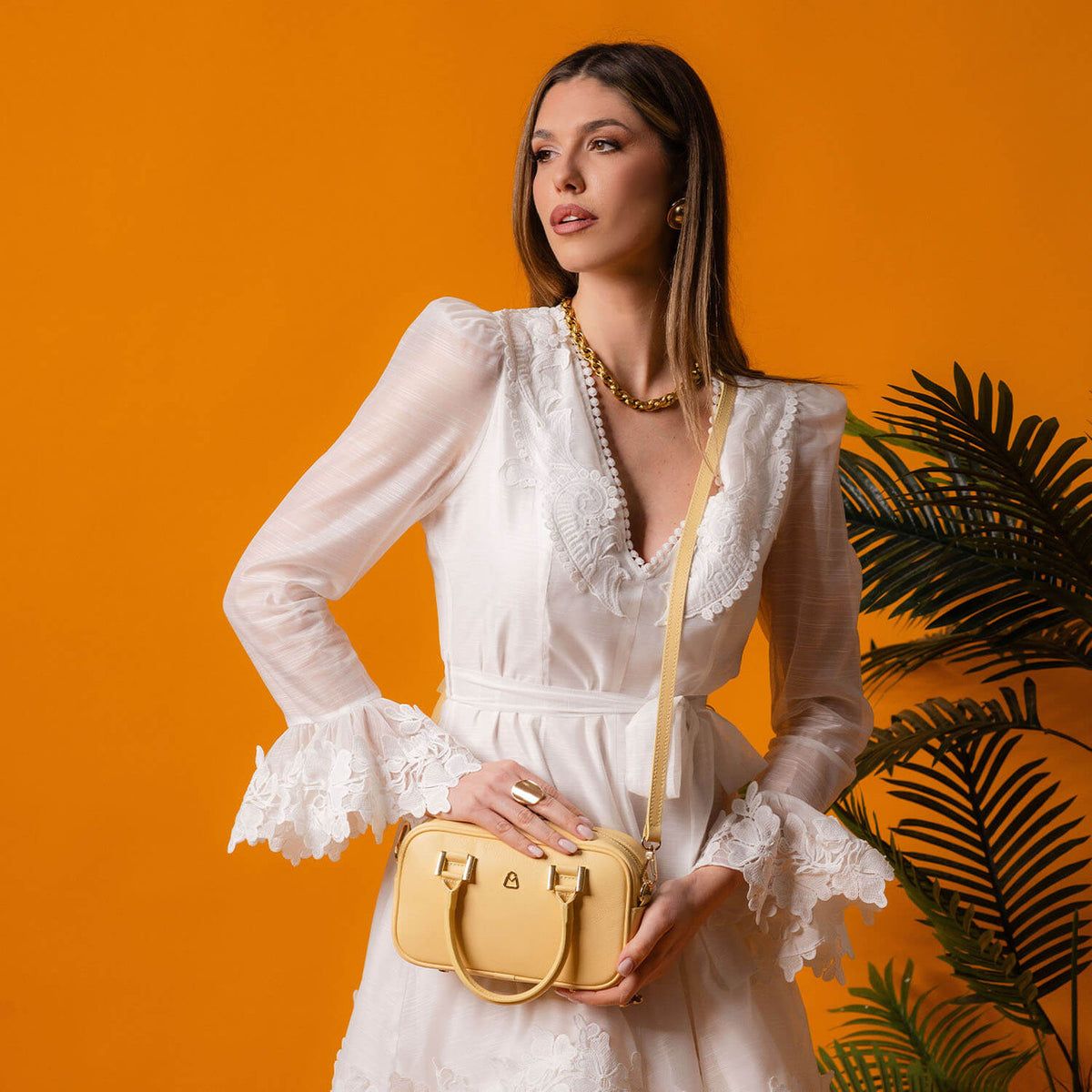 MINI SANTORINI Bauletto in pelle vitello soft con tracolla regolabile