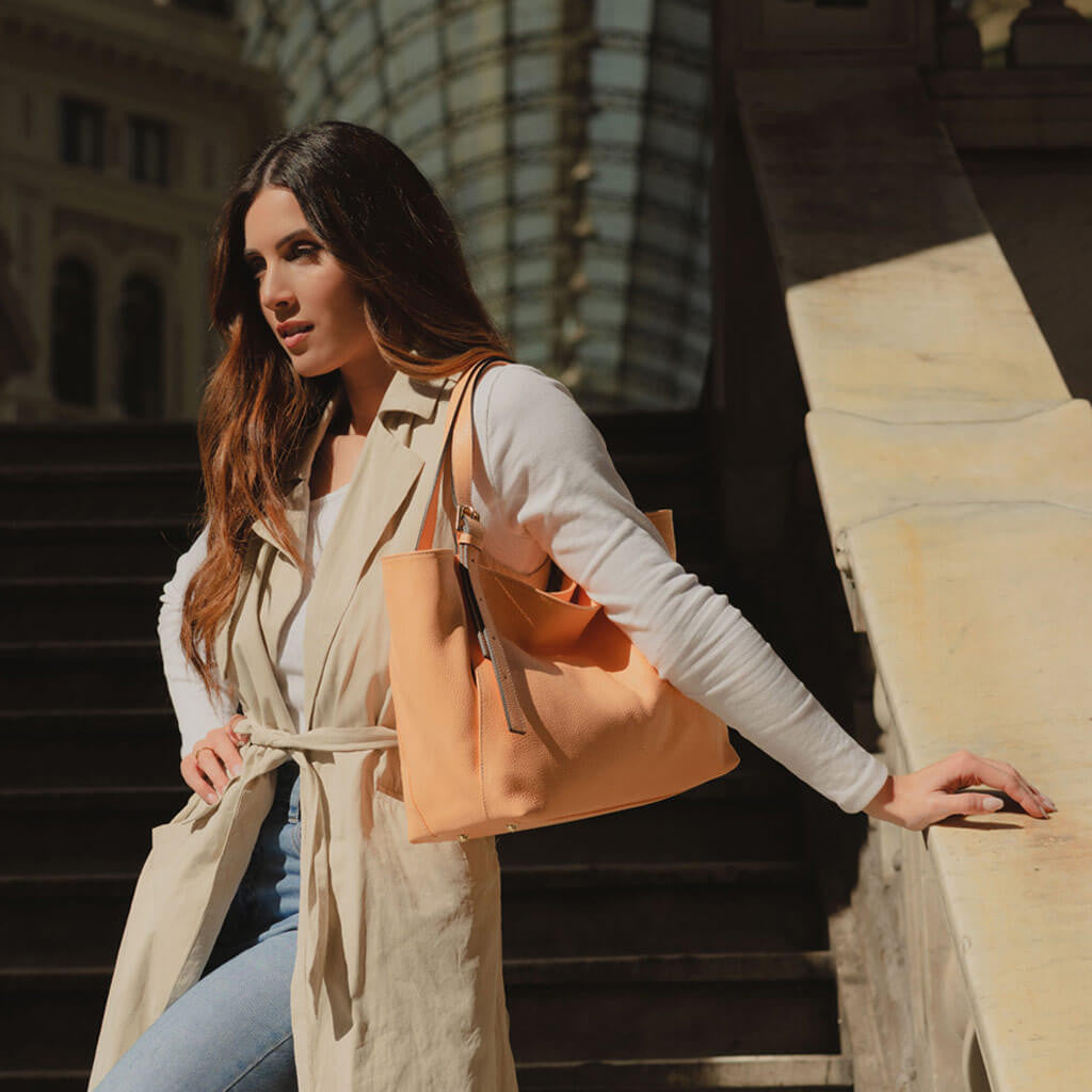 LUDMILLA GRANDE Borsa a spalla in pelle manici regolabili